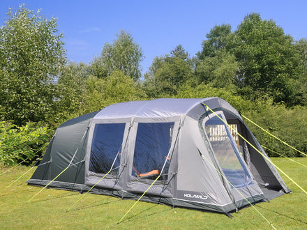 Holawild Epping 4.0 on grass-side on