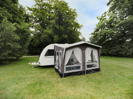 Vano Riviera 330 Awning on caravan-front